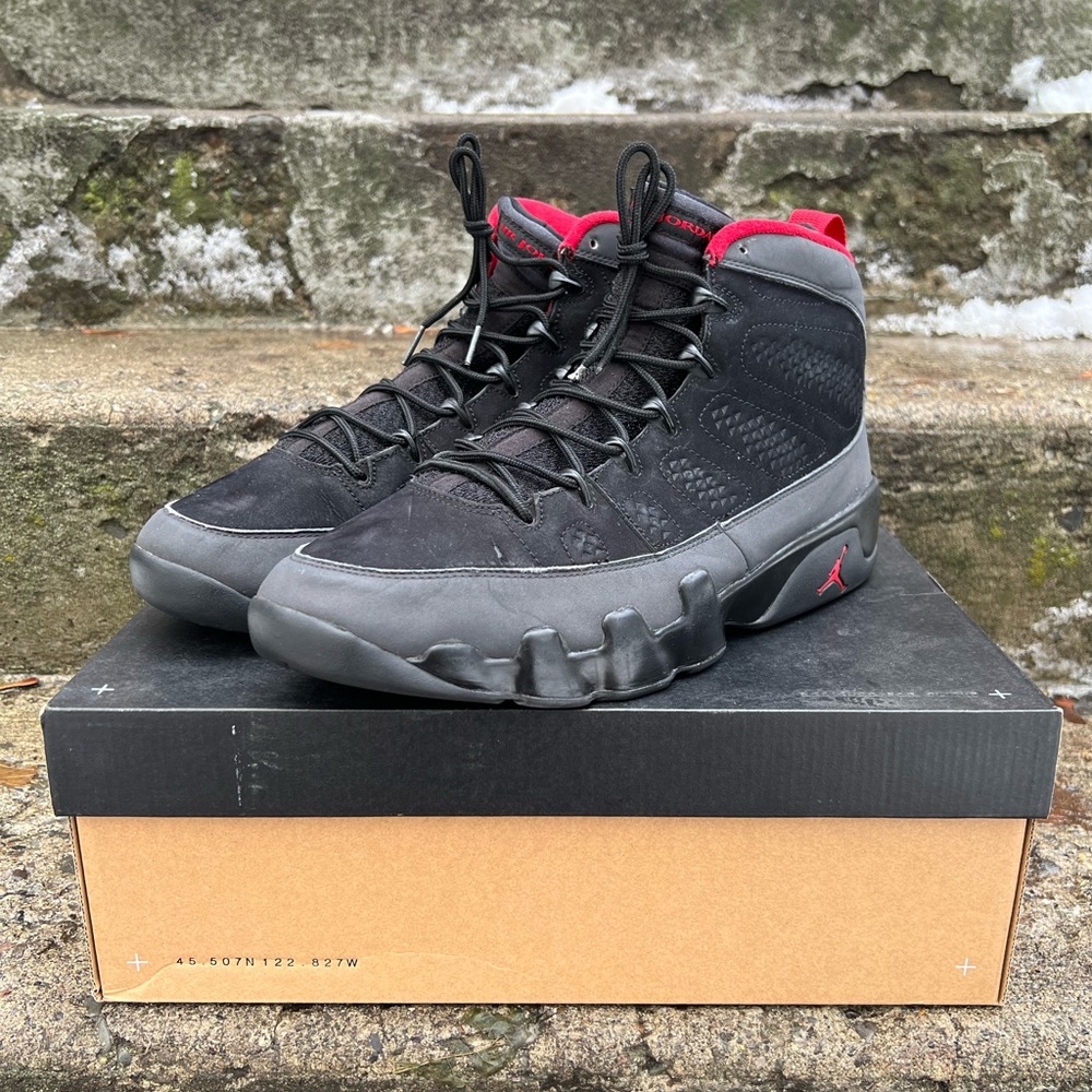 Air Jordan Retro 9 Charcoal Red